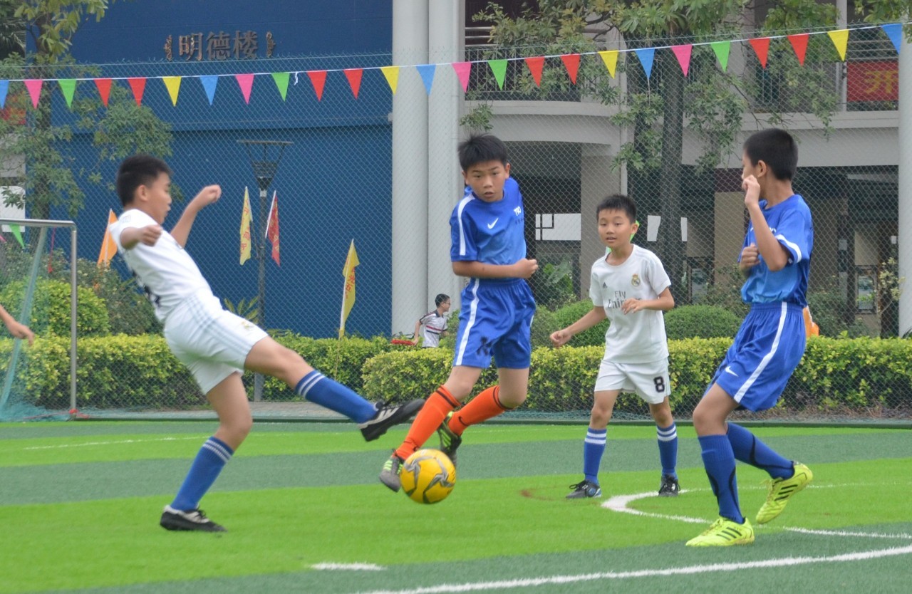 态度受到质 态度受到质