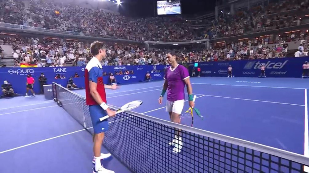 他在长洞和 他在长洞和